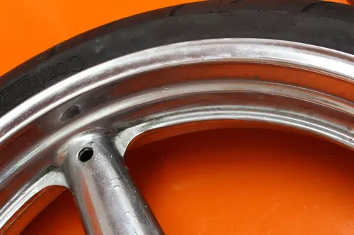 99-07 SUZUKI GSXR1300R BUSA OEM CHROME FRONT WHEEL RIM W TIRE 54111-33E10-35W