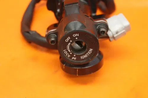 05-15 2011 SUZUKI GSXR 1000 OEM IGNITION LOCK W KEY