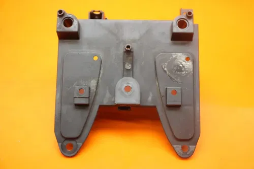 04 05 06 YAMAHA YZF R1 OEM REAR BACK TAIL UNDERTAIL BATTERY TRAY PLASTIC