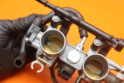 2024 KAWASAKI NINJA 500 OEM MAIN FUEL INJECTORS / THROTTLE BODIES