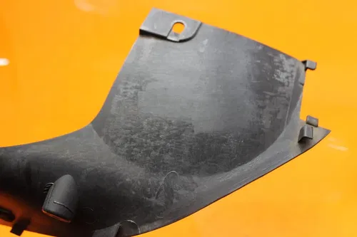 04 05 06 YAMAHA YZF R1 OEM PLASTIC RIGHT INNER FAIRING COWL PANEL TRIM OEM