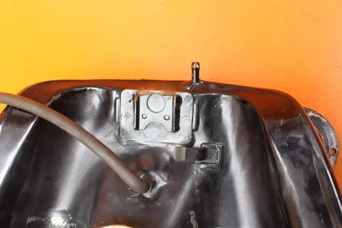 2004 KAWASAKI VULCAN 1600 VN1600 OEM GAS TANK FUEL PETROL RESERVOIR