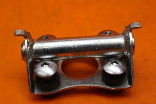 11-19 SUZUKI GSXR 600 750 OEM GAS TANK FUEL CELL PETROL RESERVOIR BRACKET MOUNT