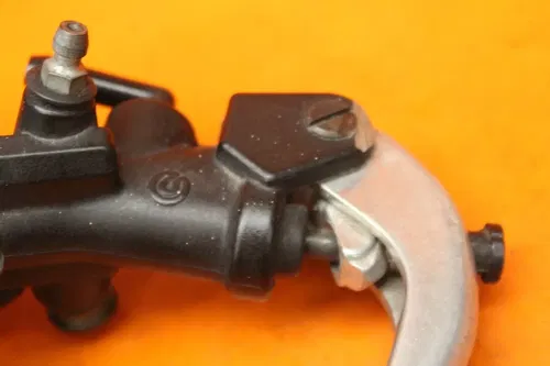 09-14 YAMAHA YZF R1 BREMBO FRONT BRAKE MASTER CYLINDER W/ LEVER