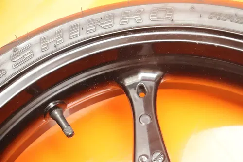 05-08 SUZUKI GSXR1000 OEM FRONT WHEEL RIM W TIRE