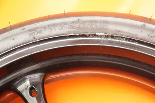 05-08 SUZUKI GSXR1000 OEM FRONT WHEEL RIM W TIRE