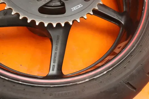 04-12 YAMAHA YZF R1 REAR WHEEL BACK RIM WITH DUNLOP TIRE