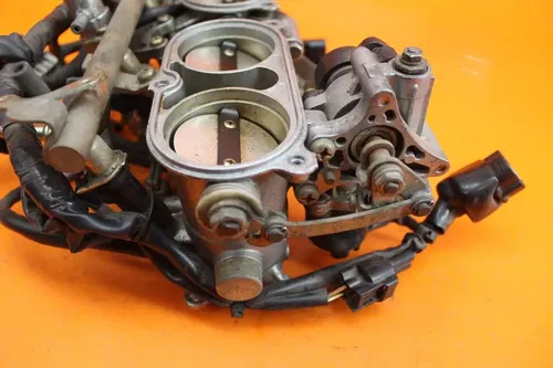 04 05 06 YAMAHA YZF R1 OEM MAIN FUEL INJECTORS / THROTTLE BODIES