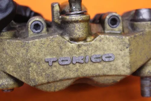 04-05 SUZUKI GSXR 600 750 OEM LEFT FRONT BRAKE CALIPER