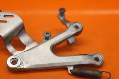 06-09 2006 YAMAHA YZF R6S OEM RIGHT REARSET REAR SET DRIVER FOOT PEG REST STOP