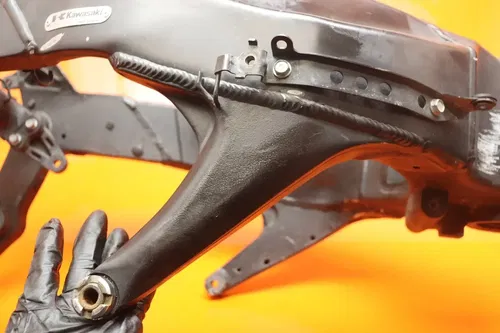 07-08 KAWASAKI NINJA ZX6R OEM STRAIGHT FRAME CHASSIS C