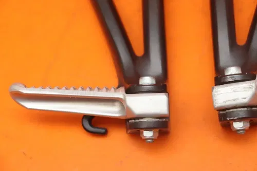 2009-2011 YAMAHA YZF R6 OEM REAR BACK PASSENGER PEG SET PAIR