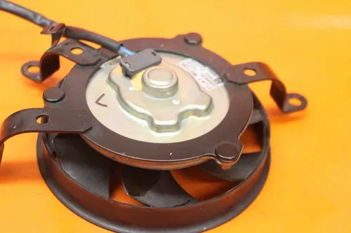 04-06 2004 YAMAHA YZF R1 OEM LEFT ENGINE RADIATOR COOLING FAN MOTOR