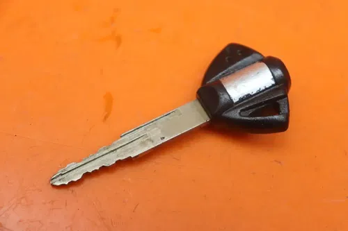 11-19 SUZUKI GSXR 600 750 OEM IGNITION LOCK KEY SET WITH GAS CAP
