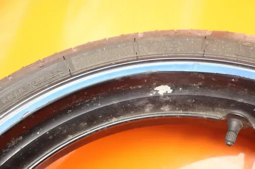 2001 YAMAHA YZF R6 OEM FRONT WHEEL RIM W TIRE