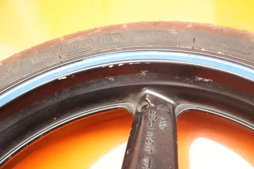 2001 YAMAHA YZF R6 OEM FRONT WHEEL RIM W TIRE