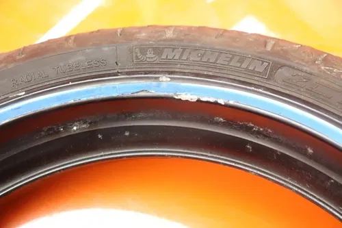 2001 YAMAHA YZF R6 OEM FRONT WHEEL RIM W TIRE