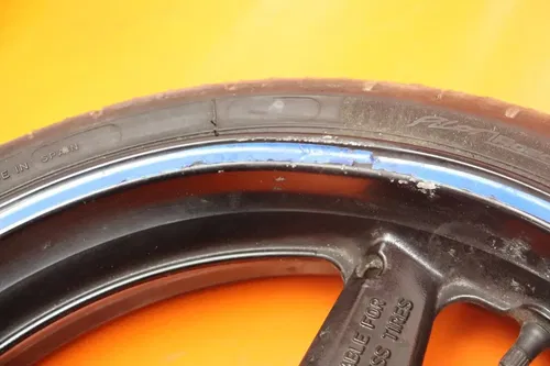2001 YAMAHA YZF R6 OEM FRONT WHEEL RIM W TIRE