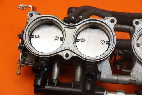 2009-2011 SUZUKI GSXR 1000 OEM MAIN FUEL INJECTORS / THROTTLE BODIES