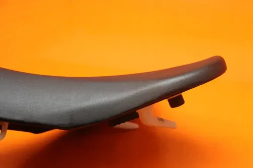 07-08 SUZUKI GSXR1000 OEM FRONT DRIVERS SEAT PAD SADDLE PILLION
