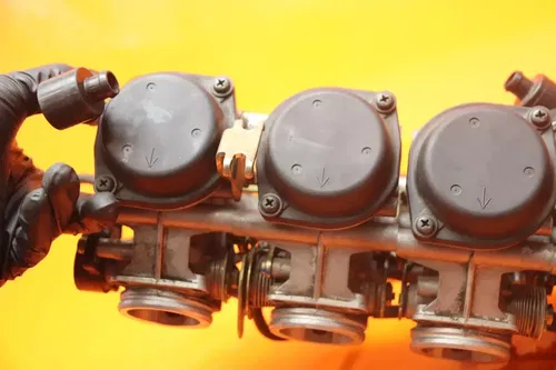 02-03 YAMAHA YZF R1 OEM MAIN FUEL INJECTORS / THROTTLE BODIES