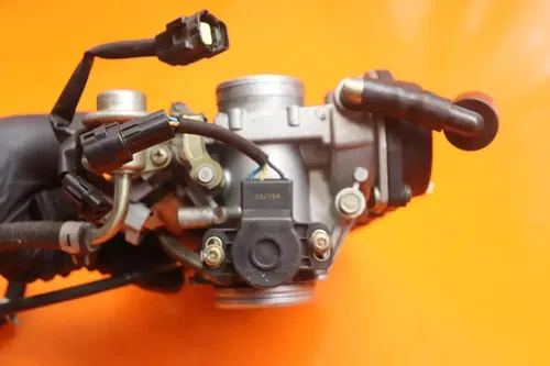 02-03 YAMAHA YZF R1 OEM MAIN FUEL INJECTORS / THROTTLE BODIES