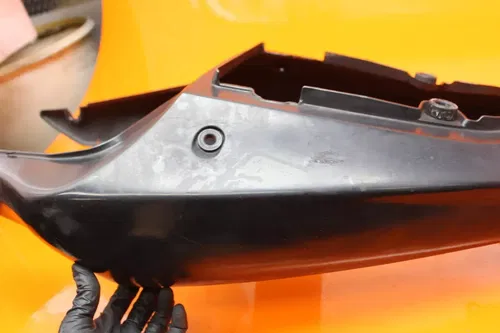 2001 2002 SUZUKI GSXR 1000 OEM REAR BACK TAIL FAIRING COWL SHROUD