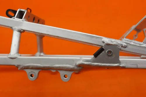 04-09 APRILIA RSV1000R OEM STRAIGHT REAR SUBFRAME BACK SUB FRAME AP8146500