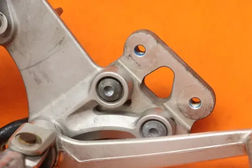 08-09 SUZUKI GSXR 600 750 OEM RIGHT REARSET REAR SET DRIVER FOOT PEG REST STOP