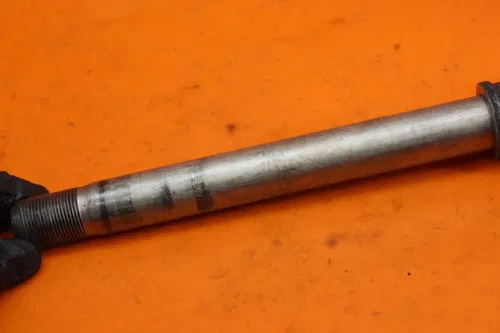 08-09 SUZUKI BOULEVARD OEM C109R VLR1800 FRONT WHEEL RIM AXLE PIVOT BOLT