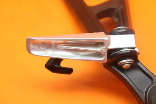 12-14 SUZUKI GSXR 1000 REAR BACK PASSENGER PEG SET PAIR