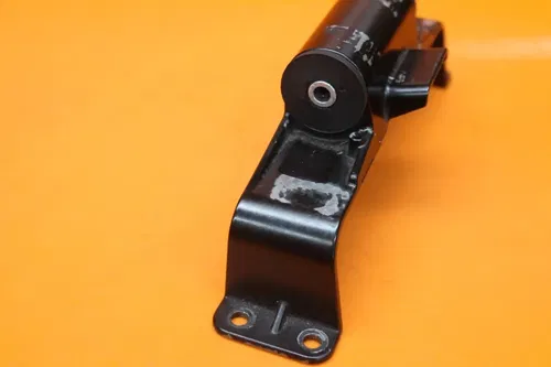 04-06 YAMAHA YZF R1 OEM GAS TANK FUEL CELL PETROL RESERVOIR BRACKET MOUNT