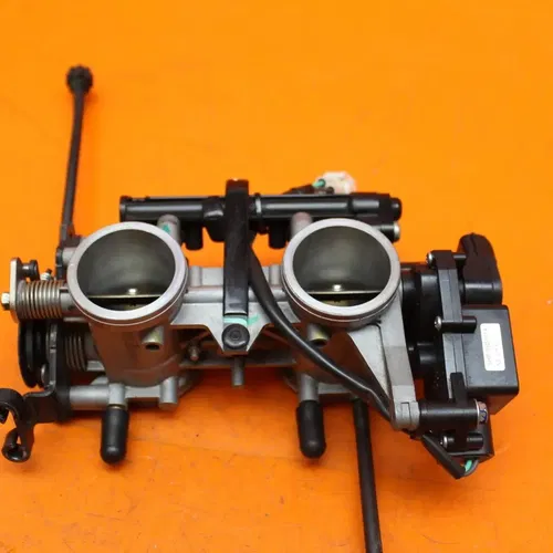 2020-2022 KAWASAKI NINJA 650 OEM MAIN FUEL INJECTORS / THROTTLE BODIES BODY