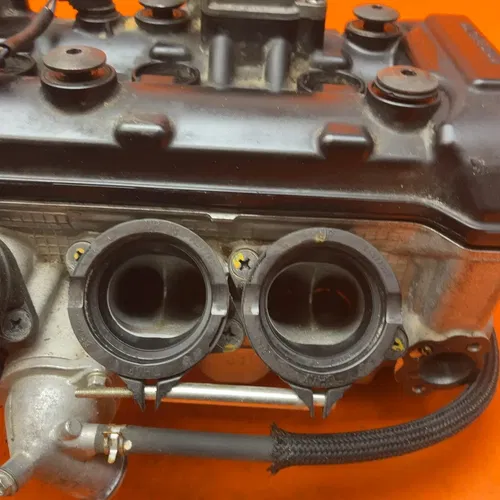 12-16 SUZUKI GSXR 1000 OEM ENGINE TOP END CYLINDER HEAD