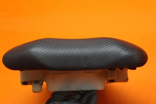 04 05 06 YAMAHA YZF R1 OEM REAR BACK PASSENGER TANDEM SEAT PAD SADDLE PILLION