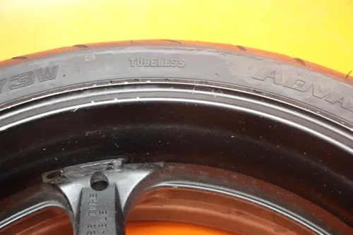 04-07 HONDA CBR1000RR OEM REAR WHEEL BACK RIM W TIRE 42650-MEL-D20ZC