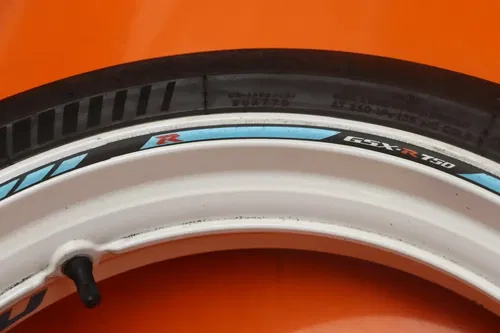 2017 12-24 SUZUKI GSXR 600 750 OEM STRAIGHT FRONT WHEEL RIM W TIRE