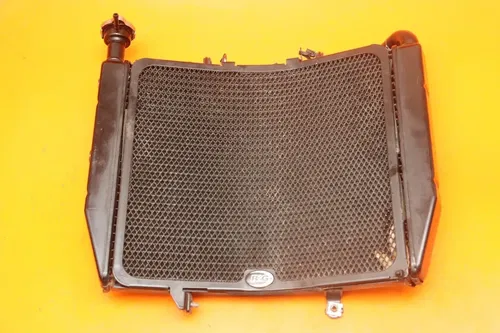 2013 TRIUMPH DAYTONA 675 STRAIGHT ENGINE RADIATOR MOTOR COOLER COOLING RADIATER