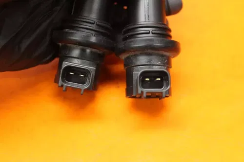 22-24 YAMAHA YZF R7 OEM IGNITION COILS COIL SPARK PLUG CAPS 1WS-82310-00-00