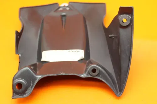 04 05 06 YAMAHA YZF R1 REAR PUIG BACK WHEEL TIRE HUGGER FENDER 5VY-21650-00-00