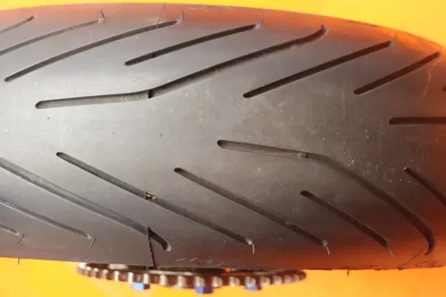 2004-2012 YAMAHA YZF R1 OEM STRAIGHT REAR WHEEL BACK RIM W TIRE