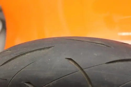 120/70 ZR 17 MOTORCYCLE FRONT DUNLOP ROADSPORT 2 TIRE