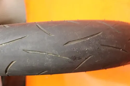 120/70 ZR 17 MOTORCYCLE FRONT DUNLOP ROADSPORT 2 TIRE