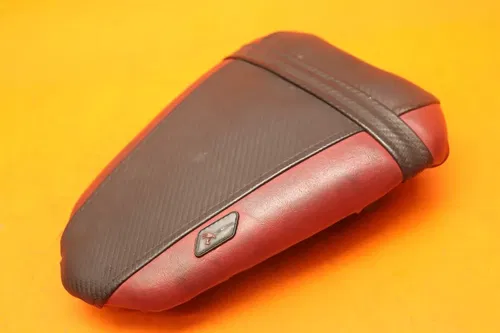 2007-2008 YAMAHA YZF R1 OEM REAR BACK PASSENGER TANDEM SEAT PAD SADDLE PILLION