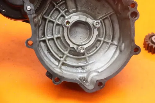 2017 SUZUKI GSXR750 OEM STATOR MAGNETO ALTERNATOR GENERATOR COVER