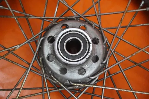 2007 HARLEY-DAVIDSON SOFTAIL DELUXE FLSTN OEM STRAIGHT FRONT WHEEL RIM W TIRE