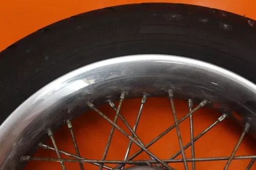 2007 HARLEY-DAVIDSON SOFTAIL DELUXE FLSTN OEM STRAIGHT FRONT WHEEL RIM W TIRE