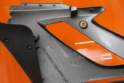 06-08 TRIUMPH DAYTONA 675 OEM RIGHT LOWER MID UPPER SIDE FAIRING COWL