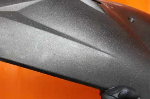 06-08 TRIUMPH DAYTONA 675 OEM RIGHT LOWER MID UPPER SIDE FAIRING COWL