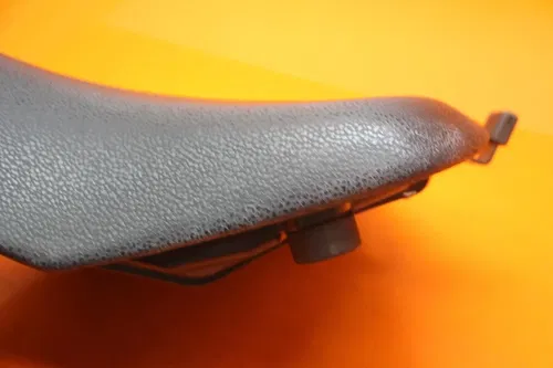20-24 KAWASAKI Z650 OEM FRONT DRIVERS SEAT PAD SADDLE PILLION 53066-0689-MA